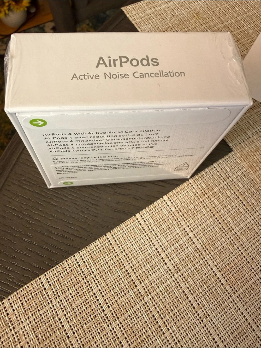 Apple AirPods 4 W (ANC) Active Noise Cancellation